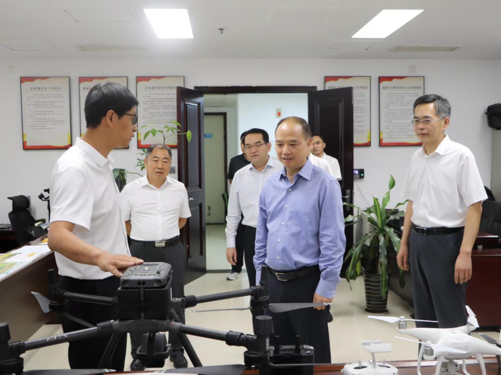 李酌副省长到总队慰问调研