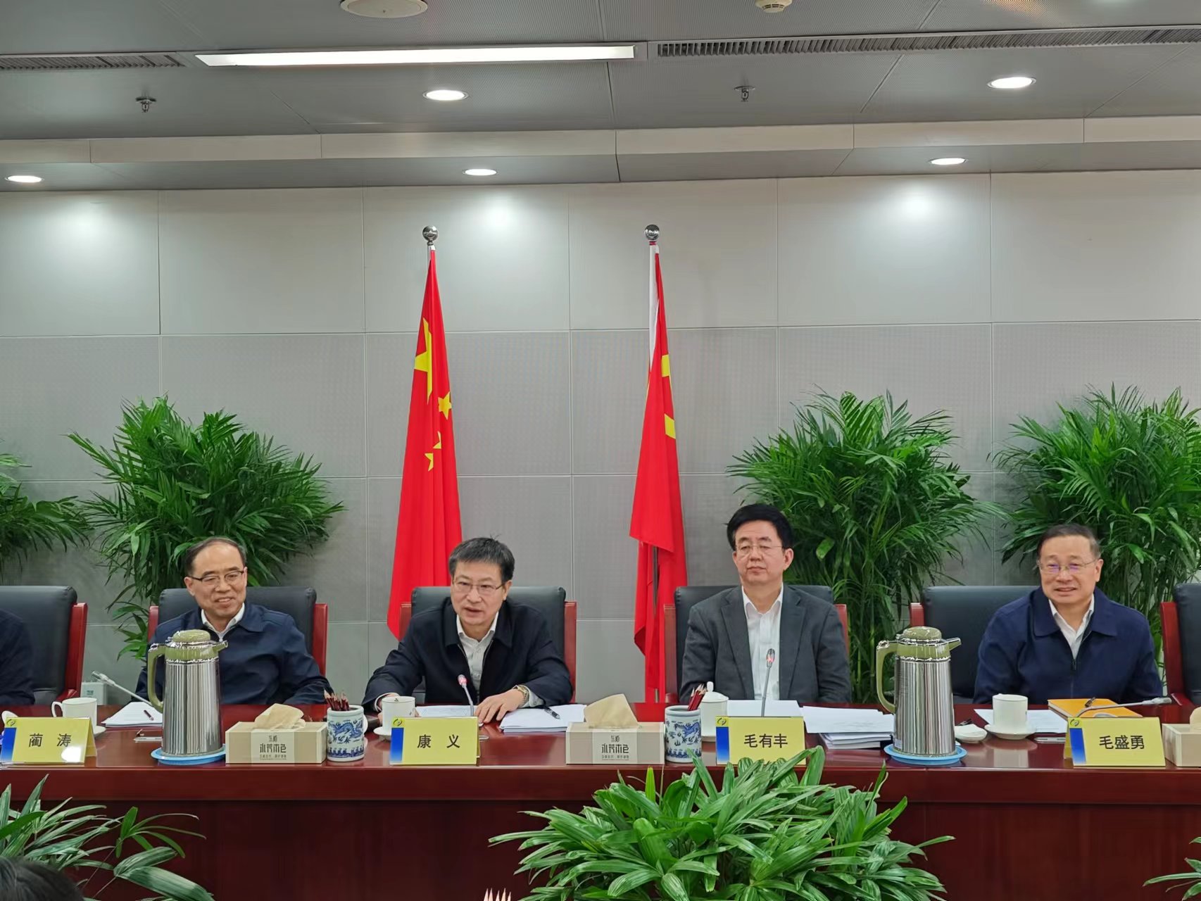 新闻照片.jpg