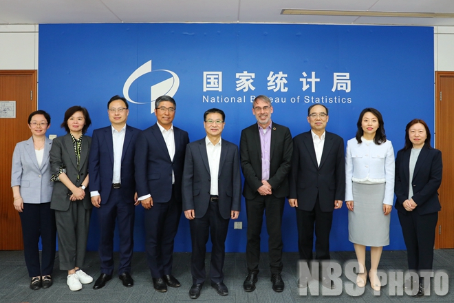 康义会见联合国统计司司长一行.jpg