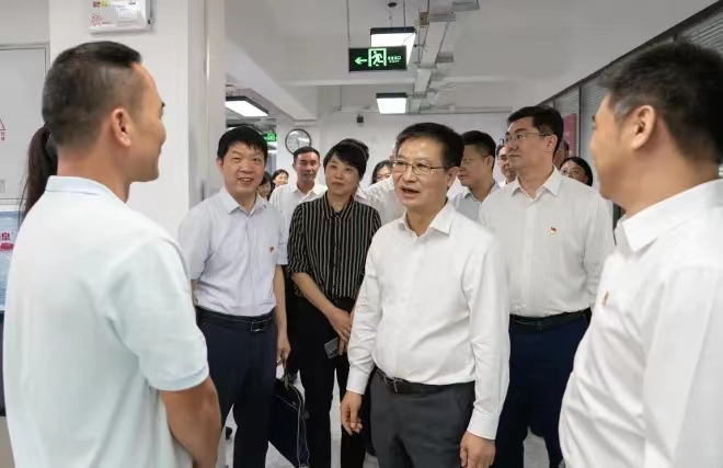 康义在广东、云南督导调研第二批主题教育时强调把握总体要求 聚焦目标重点 确保主题教育取得扎实成效